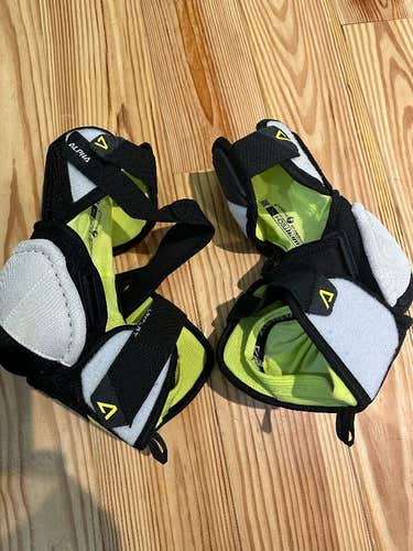 Senior Small Warrior Alpha LX Pro Elbow Pads