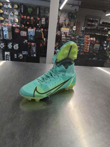 Used Nike Senior 9.5 Cleat Soccer Outdoor Cleats