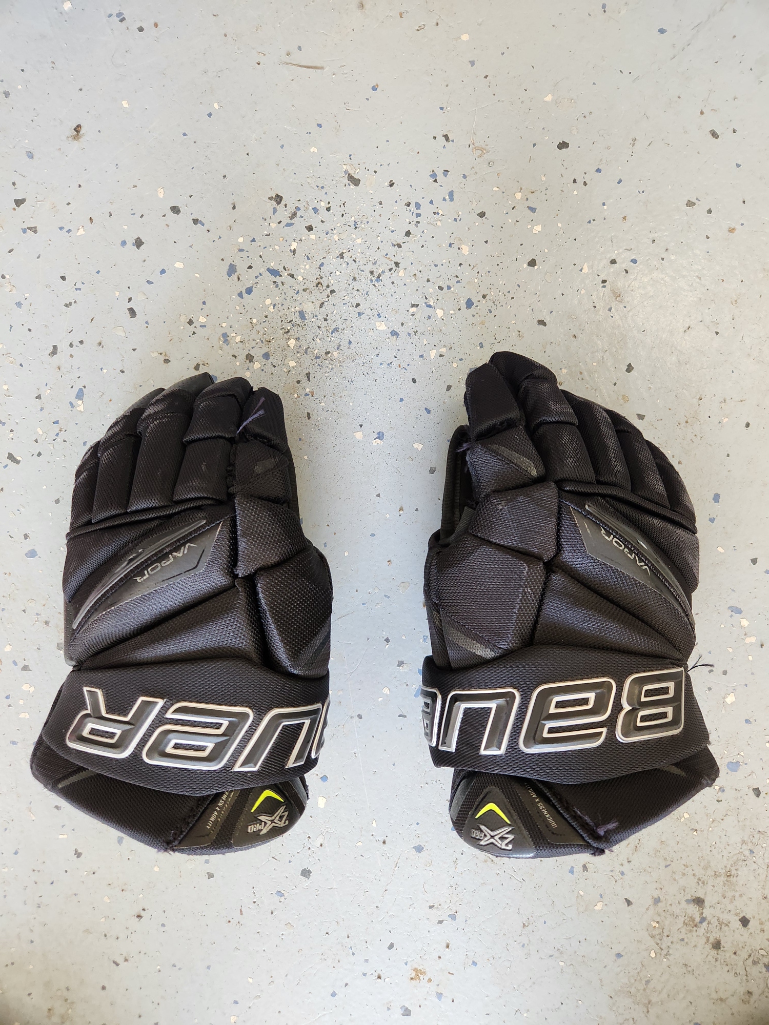 Used Bauer Vapor 2X Pro Gloves 13"