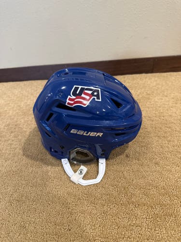 Used Medium Bauer Pro Stock Re-Akt 150 Helmet