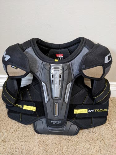 Senior Large CCM Vector Plus Shoulder Pads - Like New Condition