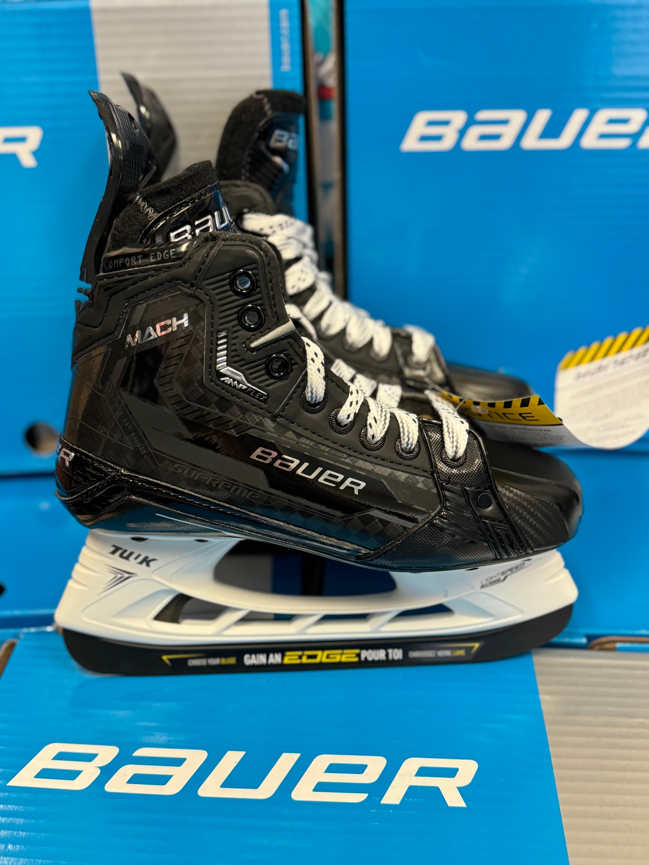 Intermediate New Bauer Supreme Mach Hockey Skates Extra Wide Width Size 4