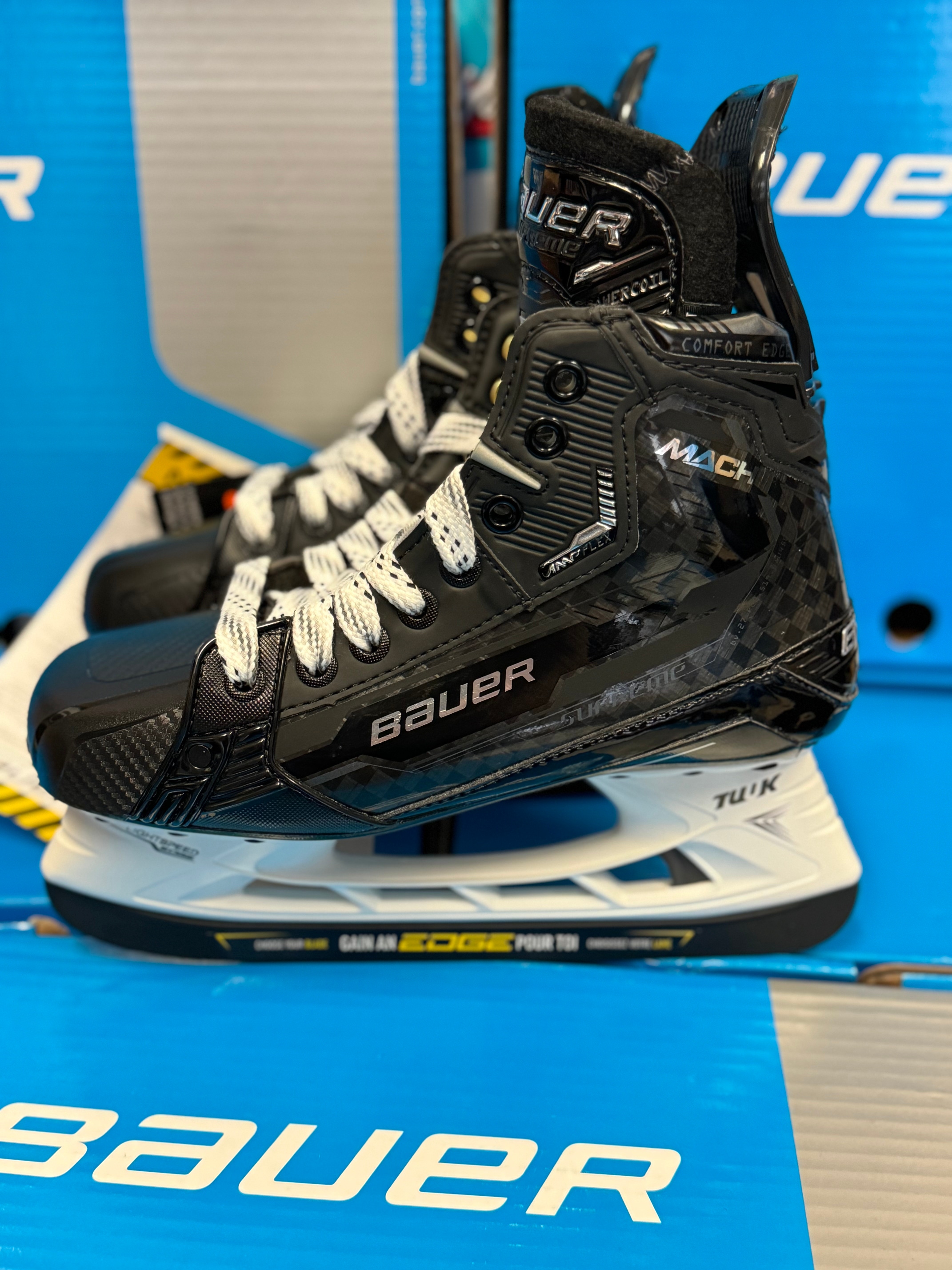 Intermediate New Bauer Supreme Mach Hockey Skates Extra Wide Width Size 5