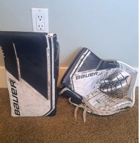 Sr Bauer M5 Pro Glove and Blocker Set