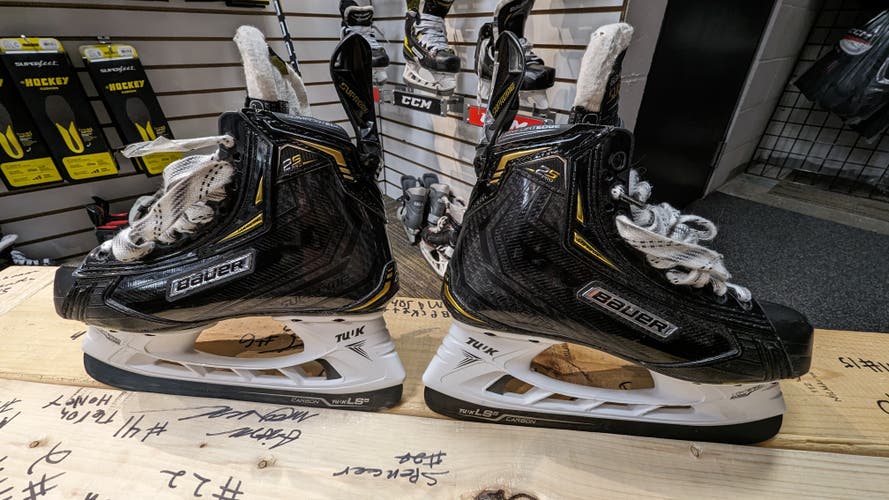 Bauer Supreme 2S Pro Hockey Skates Size 4.0D w/ LS5 Carbon Blades