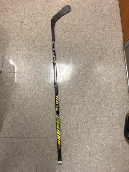 Senior Right Handed P92M Pro Stock RibCor Trigger 8 Pro Hockey Stick