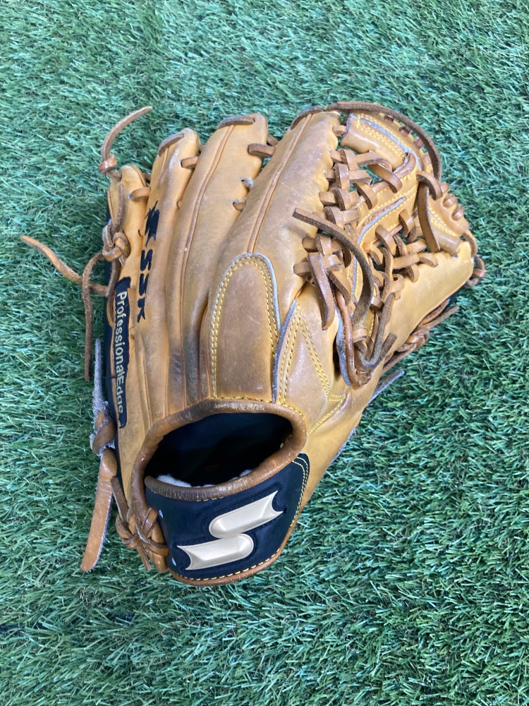 Brown Used Adult SSK Edge Pro Right Hand Throw Baseball Glove 13"