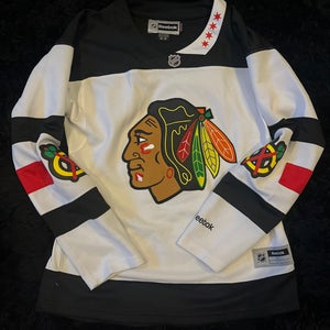 Chicago Blackhawks Women’s Medium Reebok Jersey