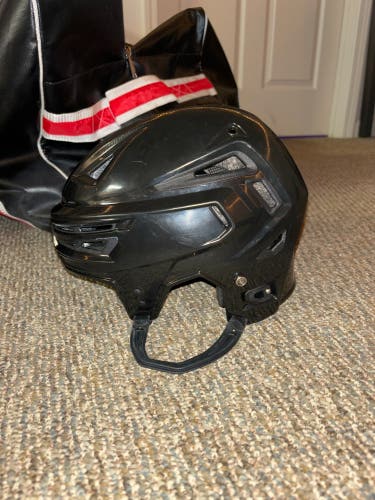 Used Large Bauer  Re-Akt 150 Helmet