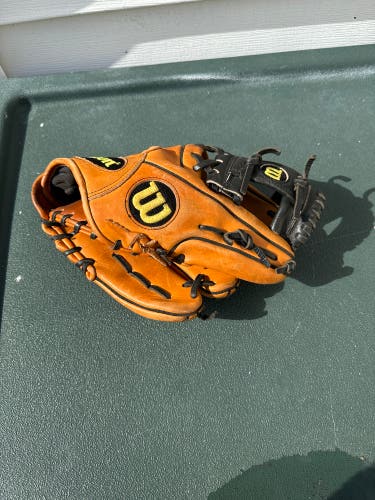 Used  Infield  A2000 1786 Pro Stock Baseball Glove