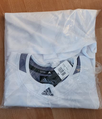 BNIB Size 52 (L) Adidas adiTeam Practice Jersey