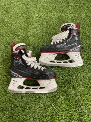 Used Junior Bauer Vapor X2.7 Hockey Skates Regular Width Size 2
