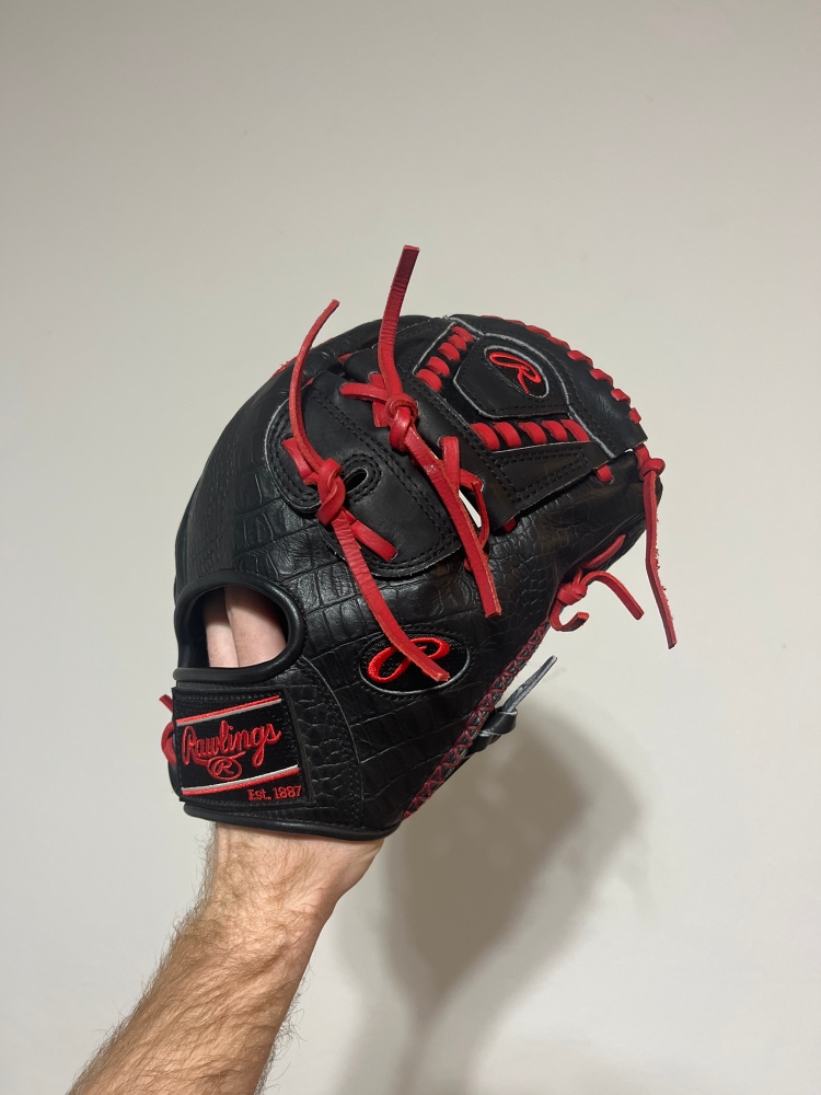 Rawlings heart of the hide 11.75 baseball glove