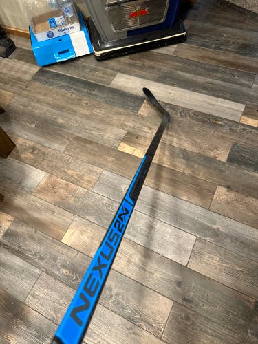 Senior Left Hand P92 Nexus 2N Hockey Stick