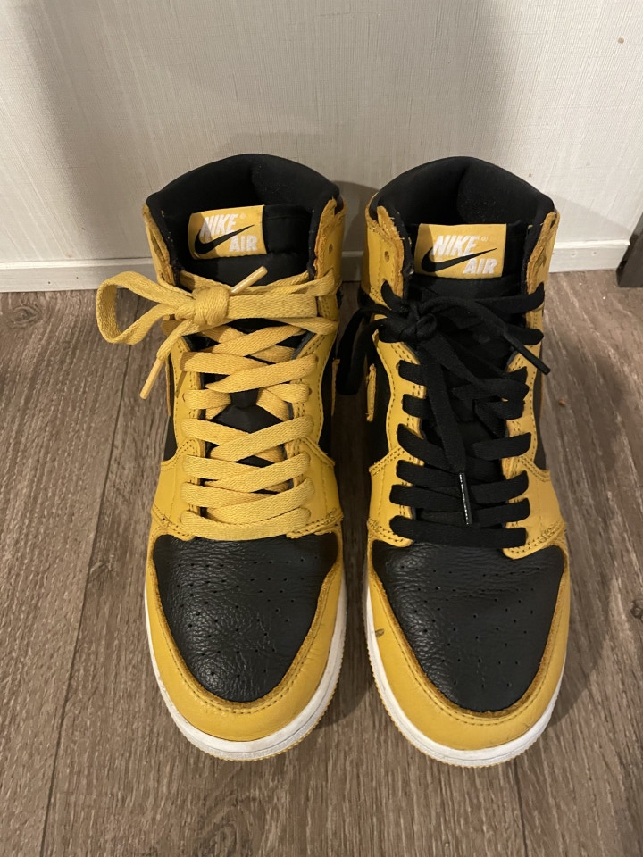 Yellow Youth Unisex Used Size 8.5 (Women's 9.5) Air Jordan Jordan 1 mid Shoes