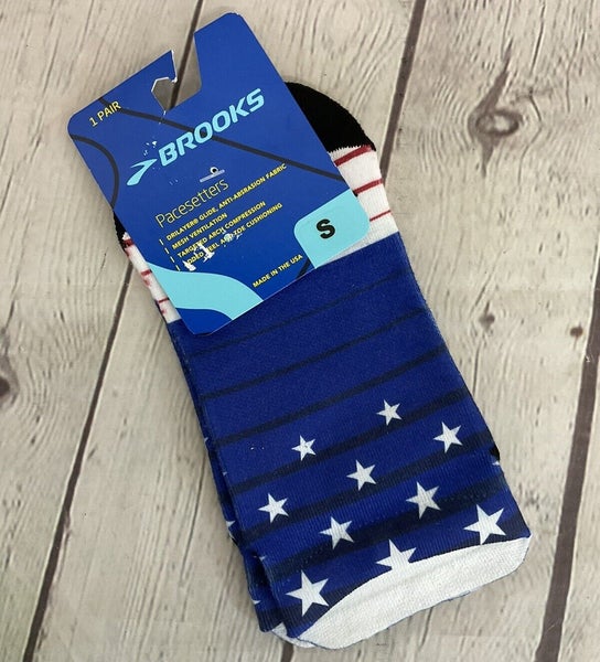 Brooks Adult Unisex Pacesetters Fourth Of July Size S Blue White Ankle Socks NWT