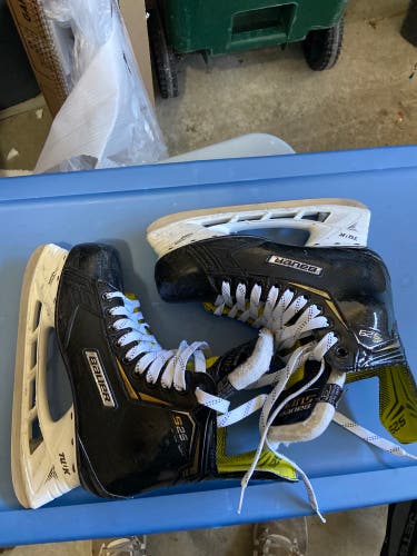 Used Senior Bauer Regular Width Size 6 Supreme S29 Hockey Skates