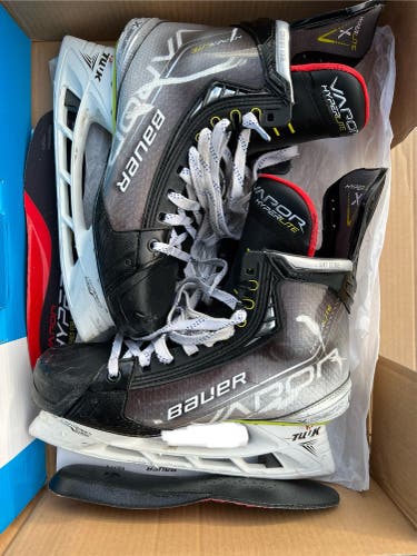 Used Bauer Regular Fit 1 Size 10 Vapor Hyperlite Hockey Skates