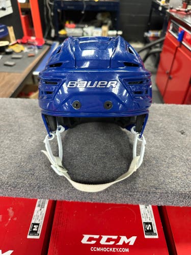 Used Large Bauer  Re-Akt 150 Helmet