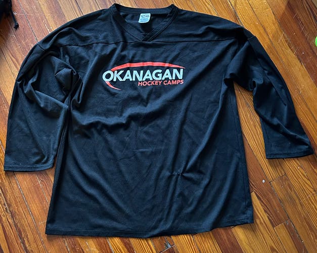 Black Okanagan Hockey Camps Used XL Athletic Knit Jersey