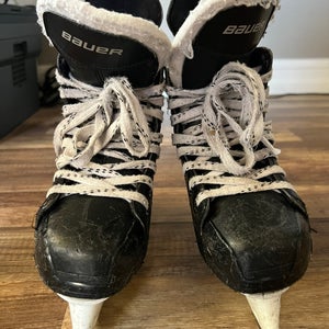 Used Bauer Regular Width Size 2 Supreme 140 Hockey Skates