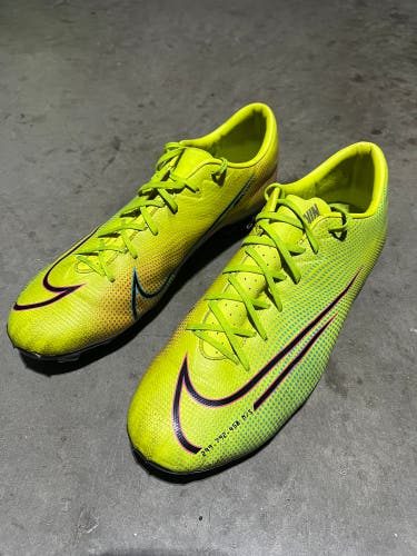 Men's Molded Cleats Nike Mercurial Superfly Cleats