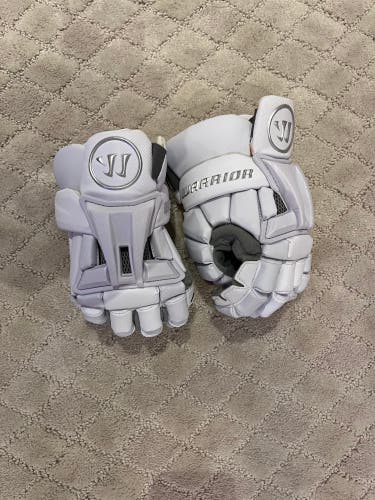 New Warrior Medium Burn XP Lacrosse Gloves
