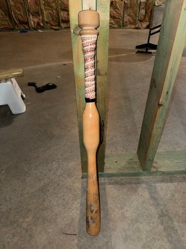 Used CamWood 35 oz  “29" Game Bat