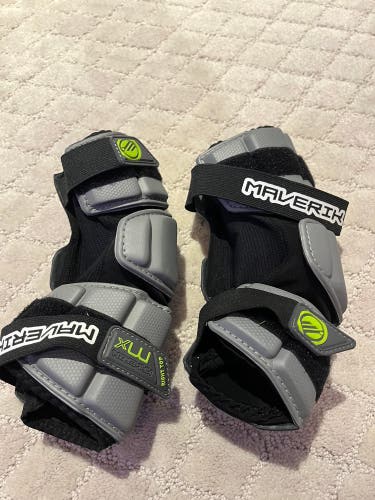 Used Medium Maverik MX Arm Pads