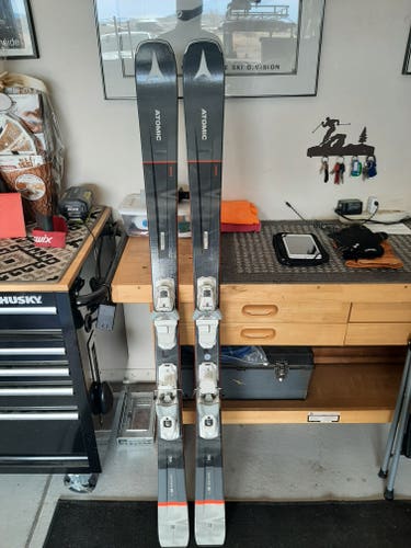Used Women's 2022 Atomic 159 cm All Mountain Skis With Bindings