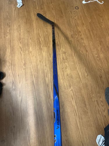 Senior Left Hand P28M Pro Stock Vapor Hyperlite 2 Hockey Stick
