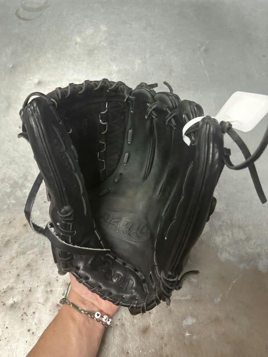 Used Wilson A2000 Conform 12 1 2" Fielders Gloves