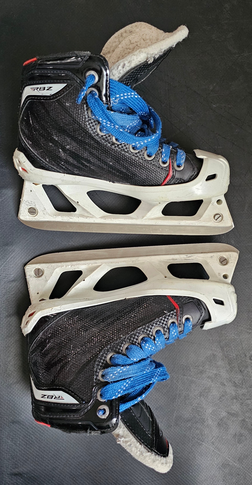Junior Used CCM RBZ Hockey Goalie Skates Regular Width Size 2