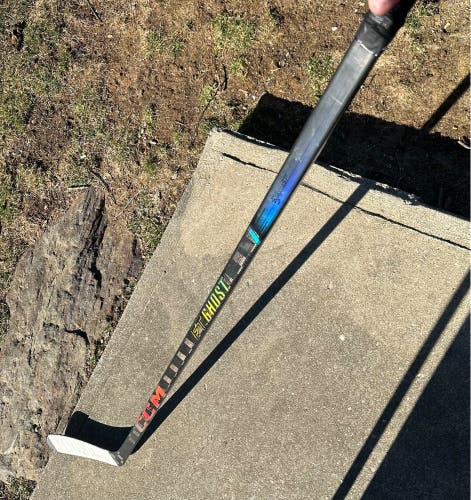 Senior Right Handed P29 FT Ghost Hockey Stick