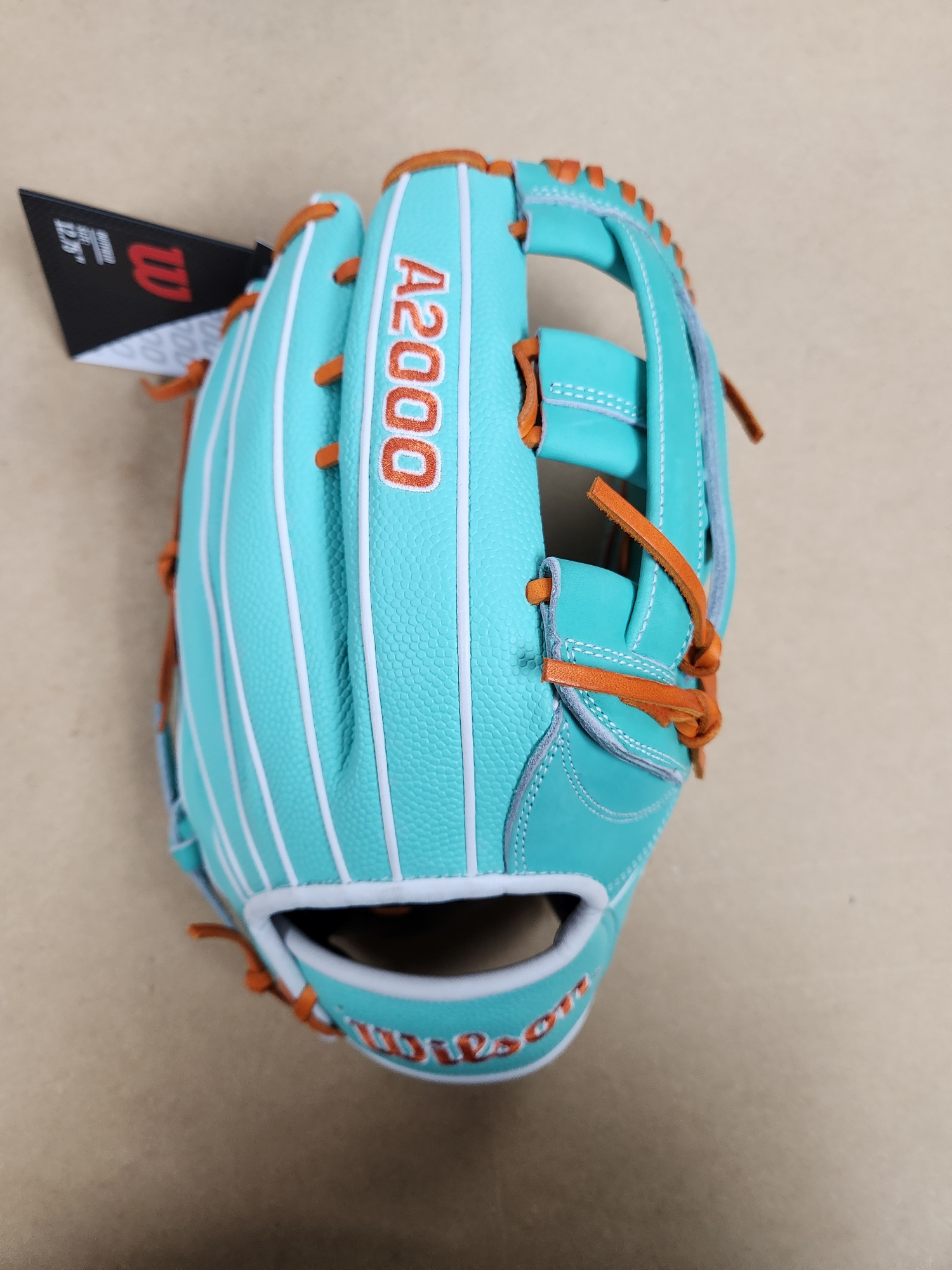 New Wilson February 2024 GOTM Right Hand Throw Outfield A2000 Baseball Glove 12.75"