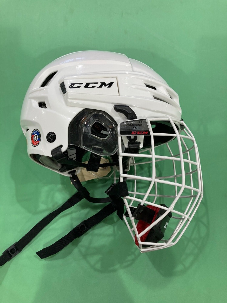 Used White Medium CCM Tacks 910 Helmet