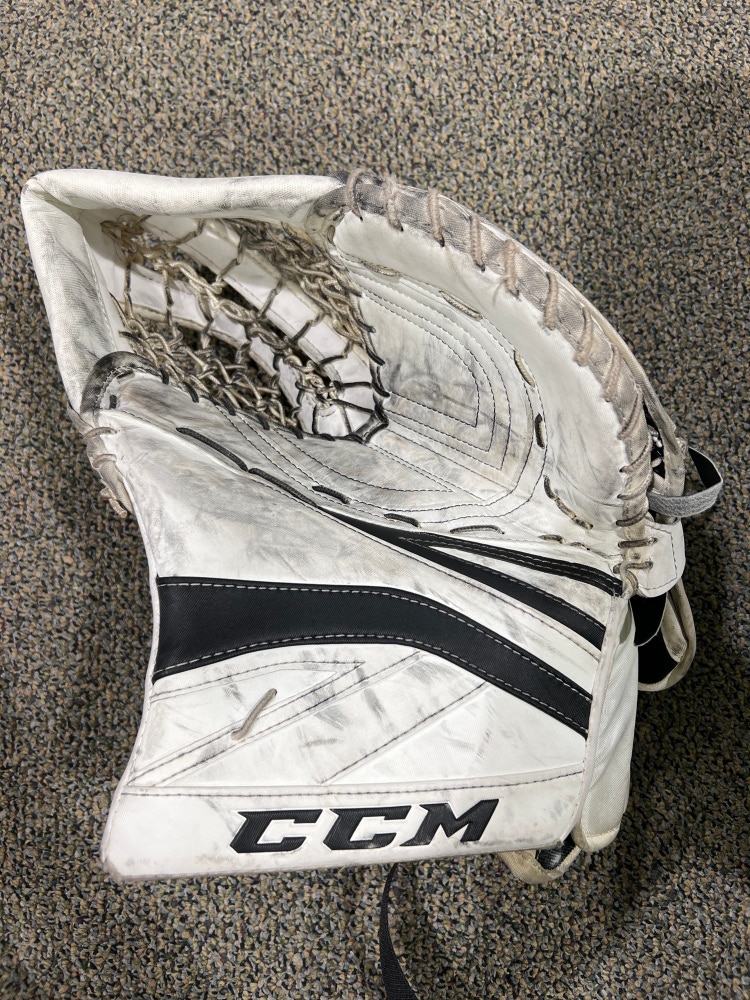 Intermediate Used CCM P2.9 Regular Goalie Glove