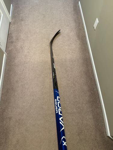 University Of Michigan Left Hand P92 77 Flex Pro Stock Vapor Hyperlite Hockey Stick