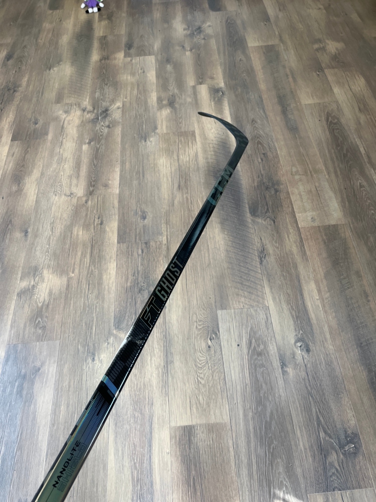 *Brand new* Senior RH FT Ghost Hockey Stick