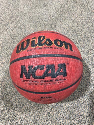 28.5 Women's Wilson Solution NCAA Official Game Ball