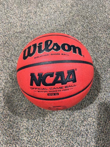 Women's Wilson Solution NCAA Official Game Ball