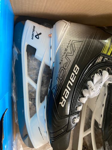 New Bauer Vapor Hyperlite 2 Hockey Skates - Sr 8.5 Fit 1