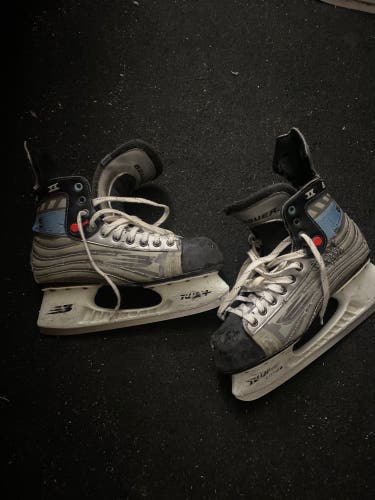 Used Bauer Size 11 Vapor SFL XX Hockey Skates