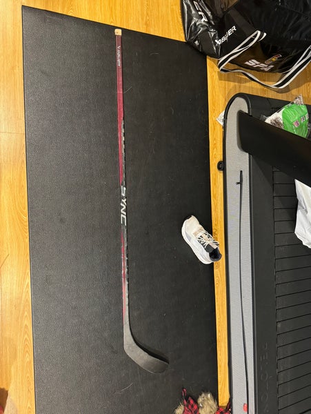 Senior Right Handed P28 Pro Stock Nexus Sync Hockey Stick