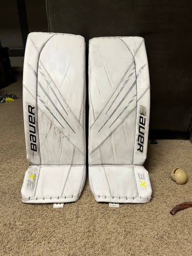 Medium Bauer  Vapor 3X Goalie Leg Pads