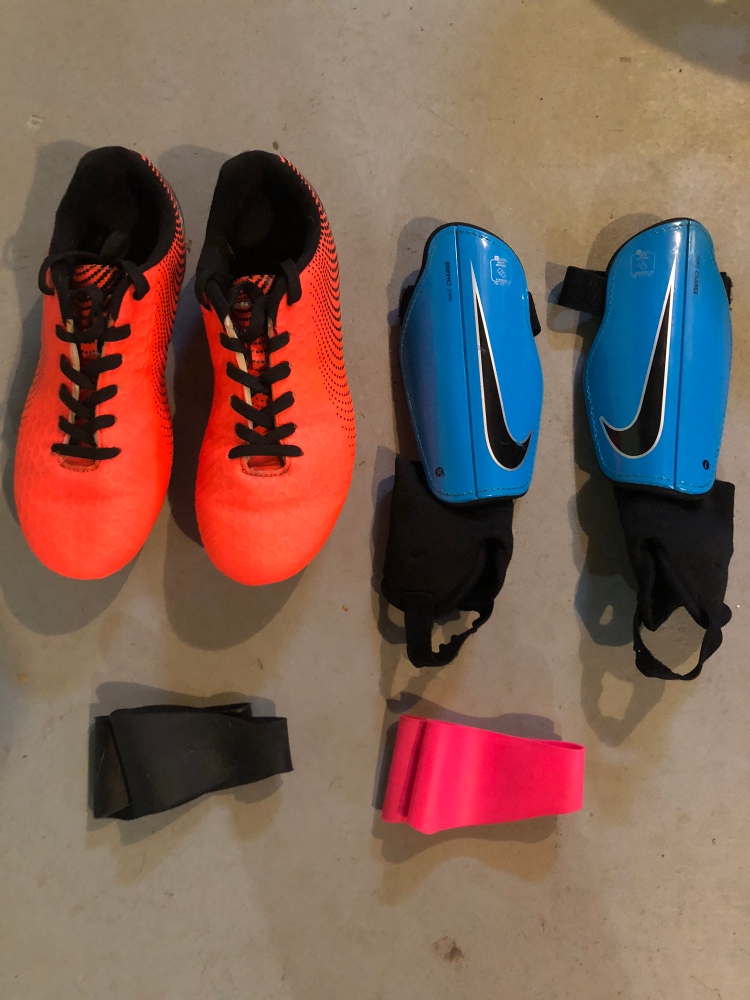 Vizari Soccer Cleats / Nike Shin Guards