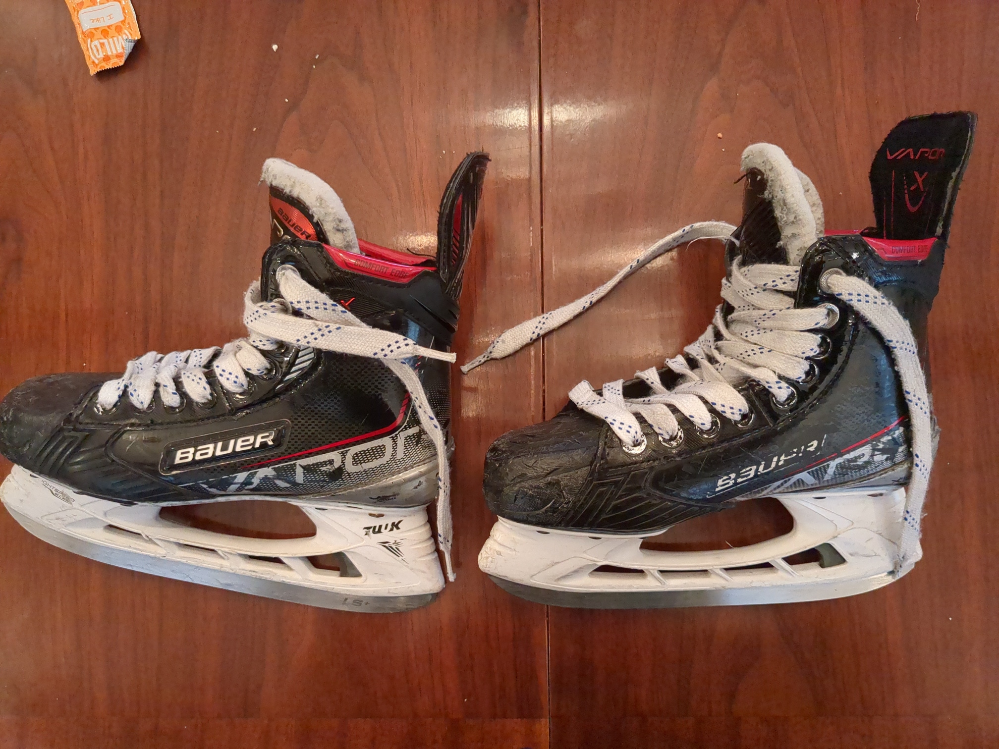 Used Bauer Vapor 3X Hockey Skates Size 4