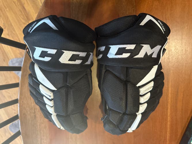 Used CCM Jetspeed FT4 Gloves 14"