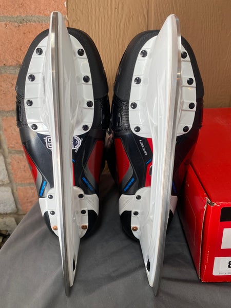 Senior CCM Regular Width 8 Jetspeed FT680 Hockey Skates
