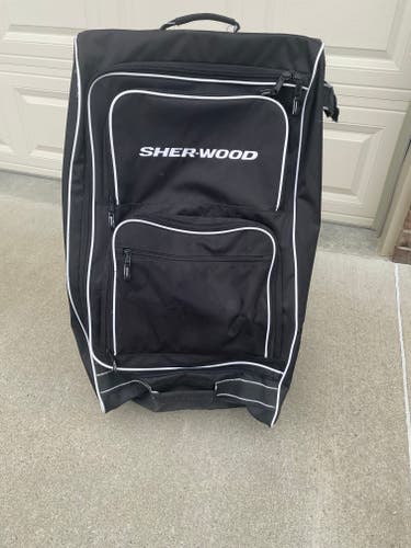 Sherwood Wheeled Bag